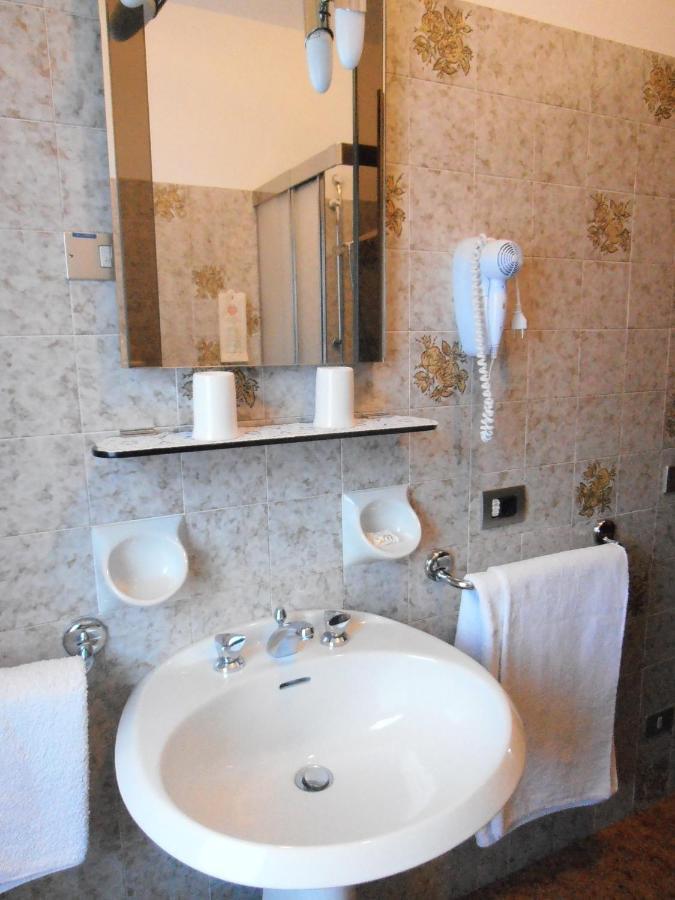 Garni Al Barance Hotel Селва ди Кадоре Стая снимка